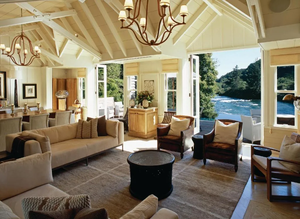 TOP 10 HONEYMOON DESTINATIONS
Huka Lodge