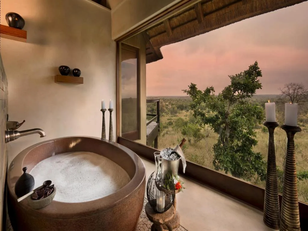 TOP 10 HONEYMOON DESTINATIONS
Makumu Private Game Lodge