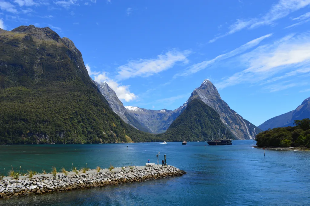 TOP 10 HONEYMOON DESTINATIONS New Zealand