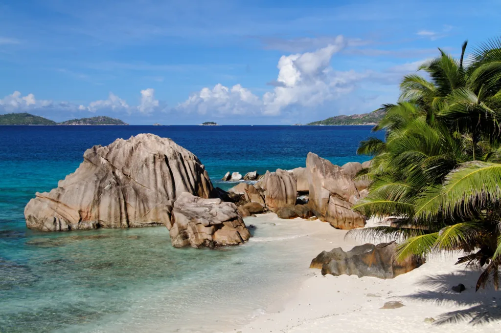 TOP 10 HONEYMOON DESTINATIONS
Seychelles