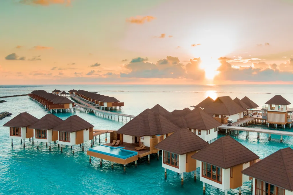 TOP 10 HONEYMOON DESTINATIONS Maldives